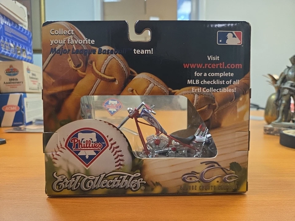 ERTL OCC PHILADELPHIA PHILLIES CHOPPER TOY MOTORCYCLE 1:18 FROM  LOCAL ESTATE - Image 2 of 4