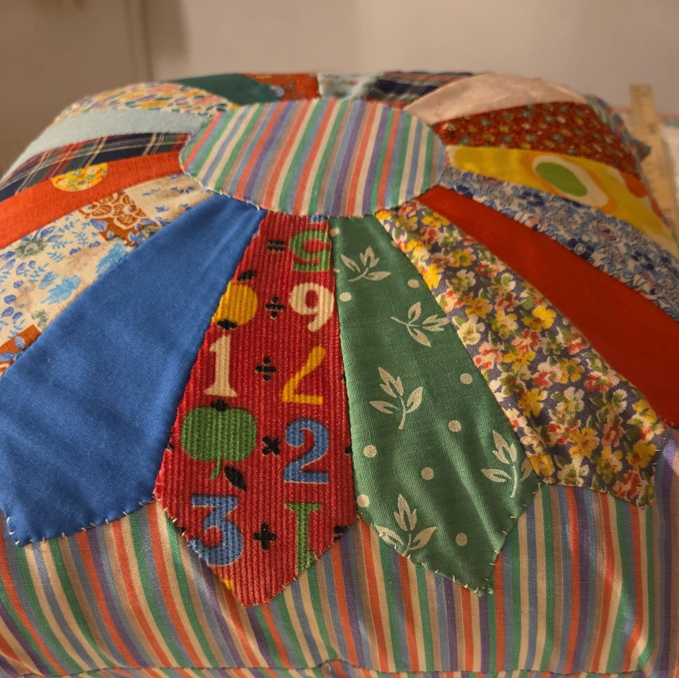 Vintage Dresden Plate Pillow, primitive vintage decor - Image 4 of 4