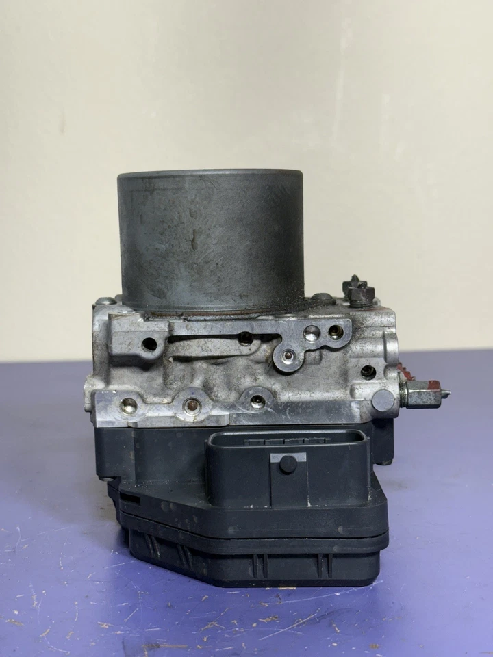 Módulo de control de bomba ABS 2008-2010 Scion xB OEM 44540-12280 Foto 3 de 4