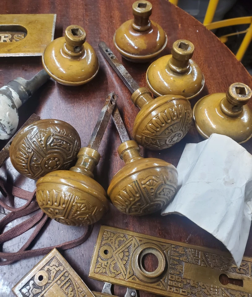 Eastlake Victorian Ornate Brass Bronze Door Knob Back Plate Set W/extras - Image 2 of 4