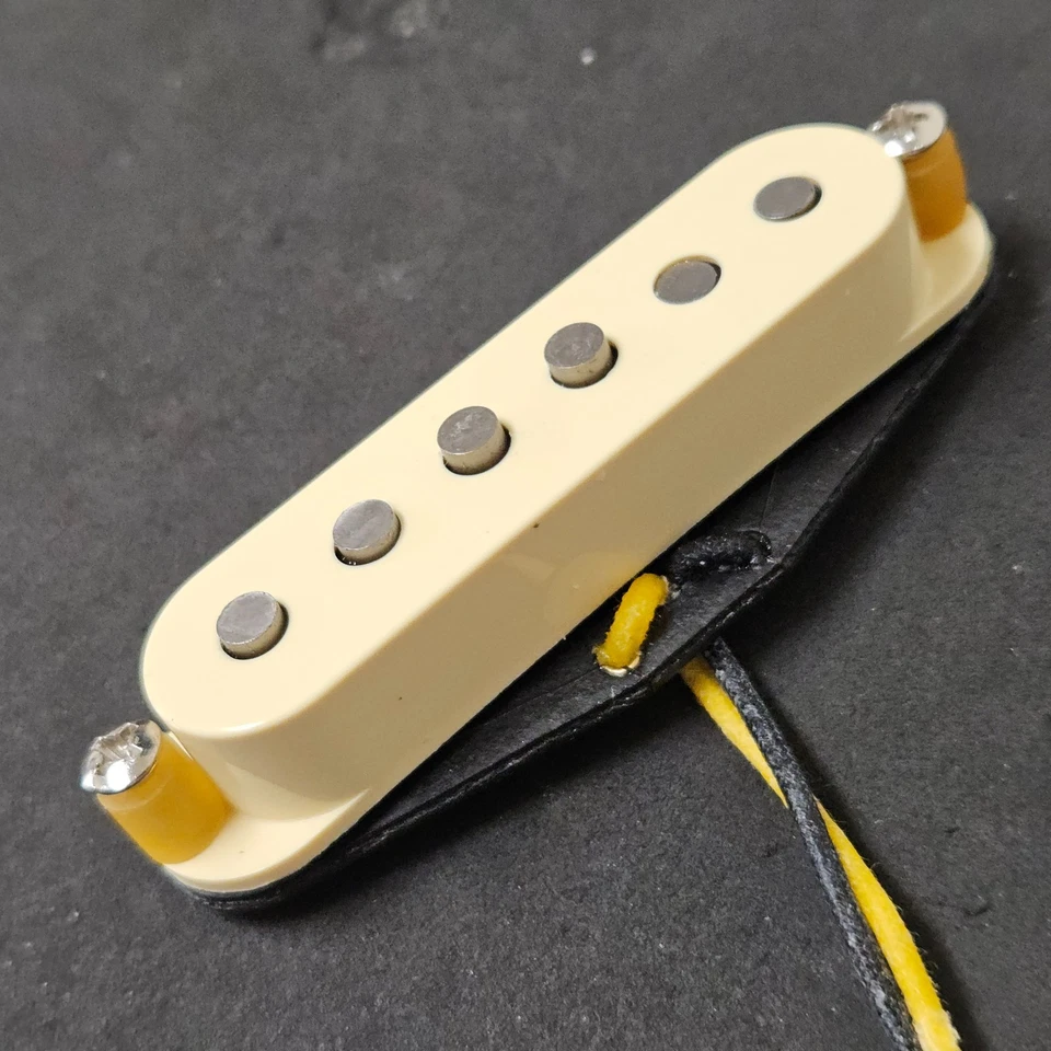 Fender  Eric Johnson Virginia Strat Middle Pickup Aged White Stratocaster Guitar - Image 2 of 4
