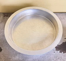 Rema Vintage Insulated Air Bake Round Cake Baking Pan