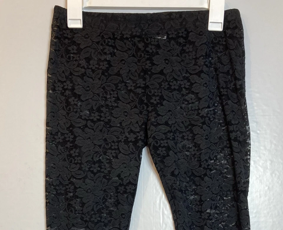 Leggings al tobillo Mudd negros florales de encaje transparente talla M cintura elástica recortada Foto 2 de 4