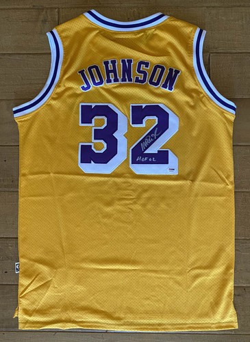 Camiseta deportiva firmada por Magic Johnson de los clásicos de madera dura de los Lakers PSA/ADN AUTOGRAFIADA - Imagen 1 de 6