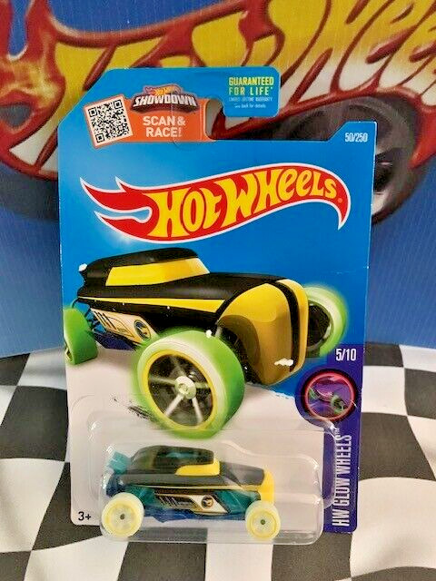 Hot Wheels 2016 Treasure Hunt 5/10 050 TH HW Glow Wheels Rip Rod Black MC5_GITD