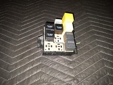 1994 Plymouth Grand Voyager 3.3l Interior Fuse Box 85572 Oem - 94 Voyager 1994 Plymouth Grand Voyager 3.3l Interior Fuse Box 85572 Oem - 94 Voyager