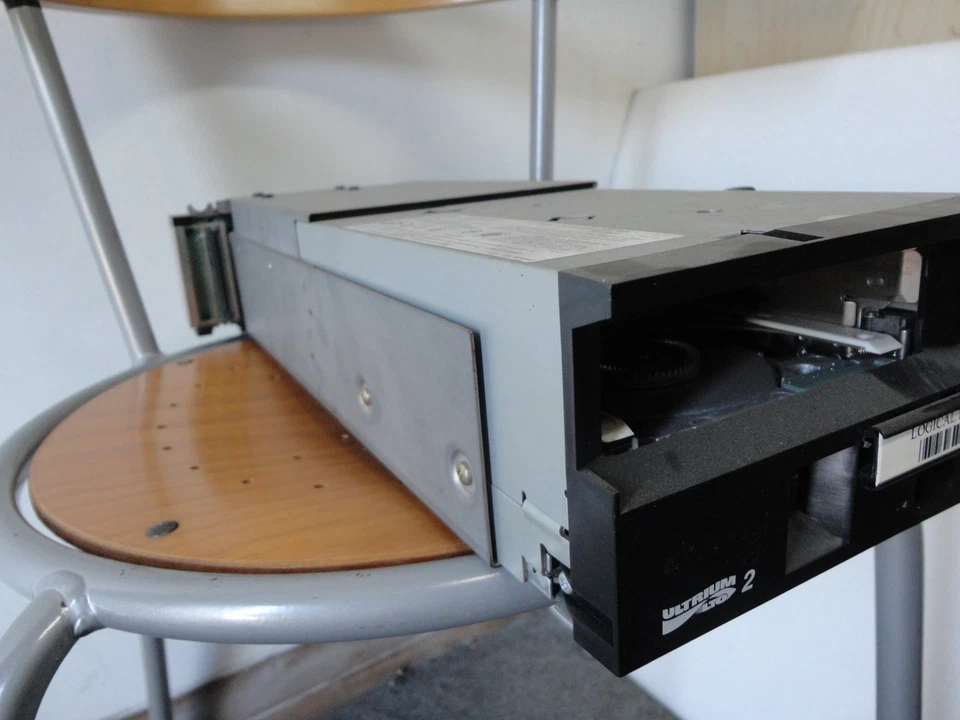 IBM LTO2 200/400GB 2Gb FC W/Tray for 3584 Lib 18P6511 18P6821 19P5427 3584-1476 - Image 3 of 4