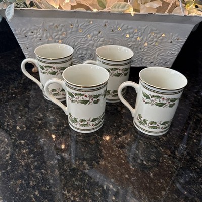 Royal Limited ''HOLLY HOLIDAY'' Konitz ~ Set of 4 ~ Mugs ~ 4'' Tall GERMANY