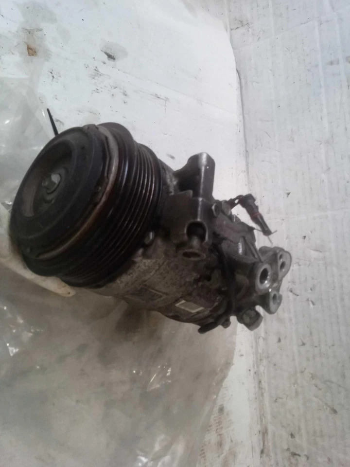 2017 Mercedes-Benz E-Class A/C Compressor OEM 57000 Mi 0008303002 - Изображение 2 из 4