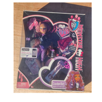 Monster High Sweet 1600 Clawdeen Wolf 11in Fashion Doll, Accessories, Box