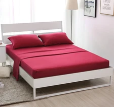 4-Piece Bed Sheet Set 1 Fitted Sheet 1 Flat Sheet 2 Pillowcases Queen Size Red