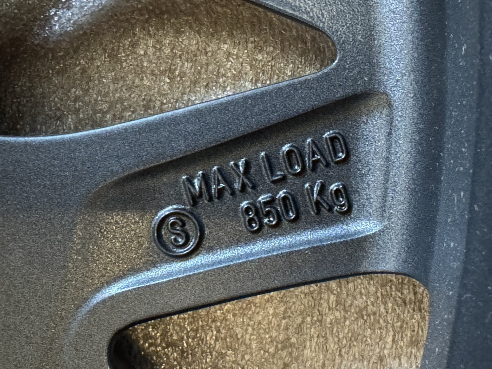 Maserati Levante Wheel P/N 940000896
