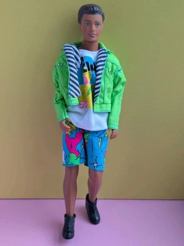 Vintage Hasbro Sindy Boyfriend Holiday Paul Vintage Doll In Original Outfit