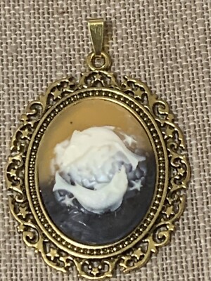 NEW ITEM* LARGE-EXQUISITE VINTAGE ZODIAC PENDANT-*PIECES*-2tone/gold star set