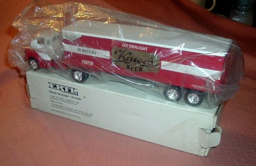 1992 ERTL - KAIERS BEER - Diecast Semi Truck N.I.B. defunct brewery - Picture 2 of 4