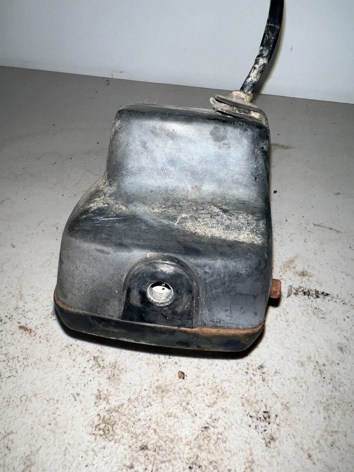 1996 川崎 Bayou 400 车头灯车身 + 头灯镜头/23005-1018+23007-1274 — 第 3/4 张图片