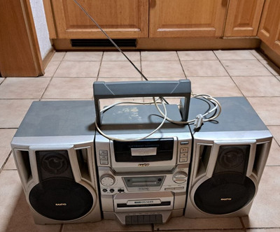 Sanyo Digital Syntesizer Turner MCD S920F Radio CD Tape Rekorder Kofferradio