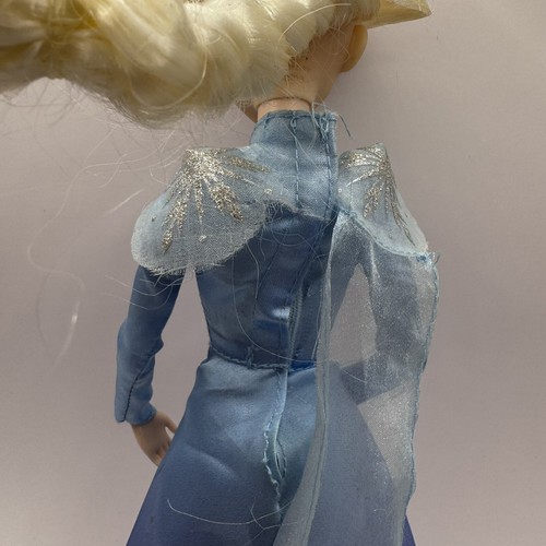 Princess Elsa Frozen Doll Hasbro Disney Store Singing 28cm - Sings Let It Go - Picture 3 of 4