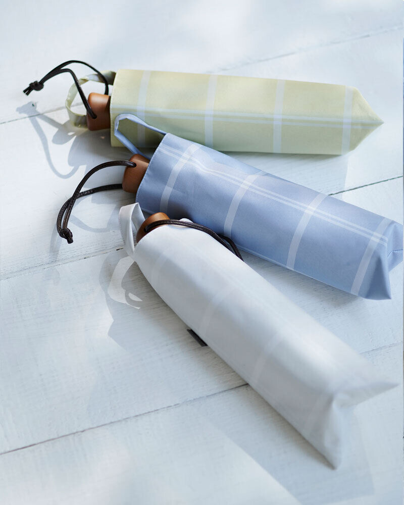 SUN BARRIER UV cut rate 100% Completely Shaded Parasol UV Umbrella folded in two SUN BARRIER UV cut rate 100% Completely Shaded Parasol UV Umbrella folded in two