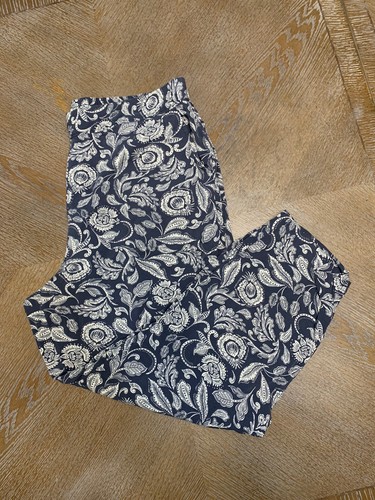 Jessica Simpson grau Blumendruck Pull-On Knöchelhose große Taille 34” Schrittlänge 24”