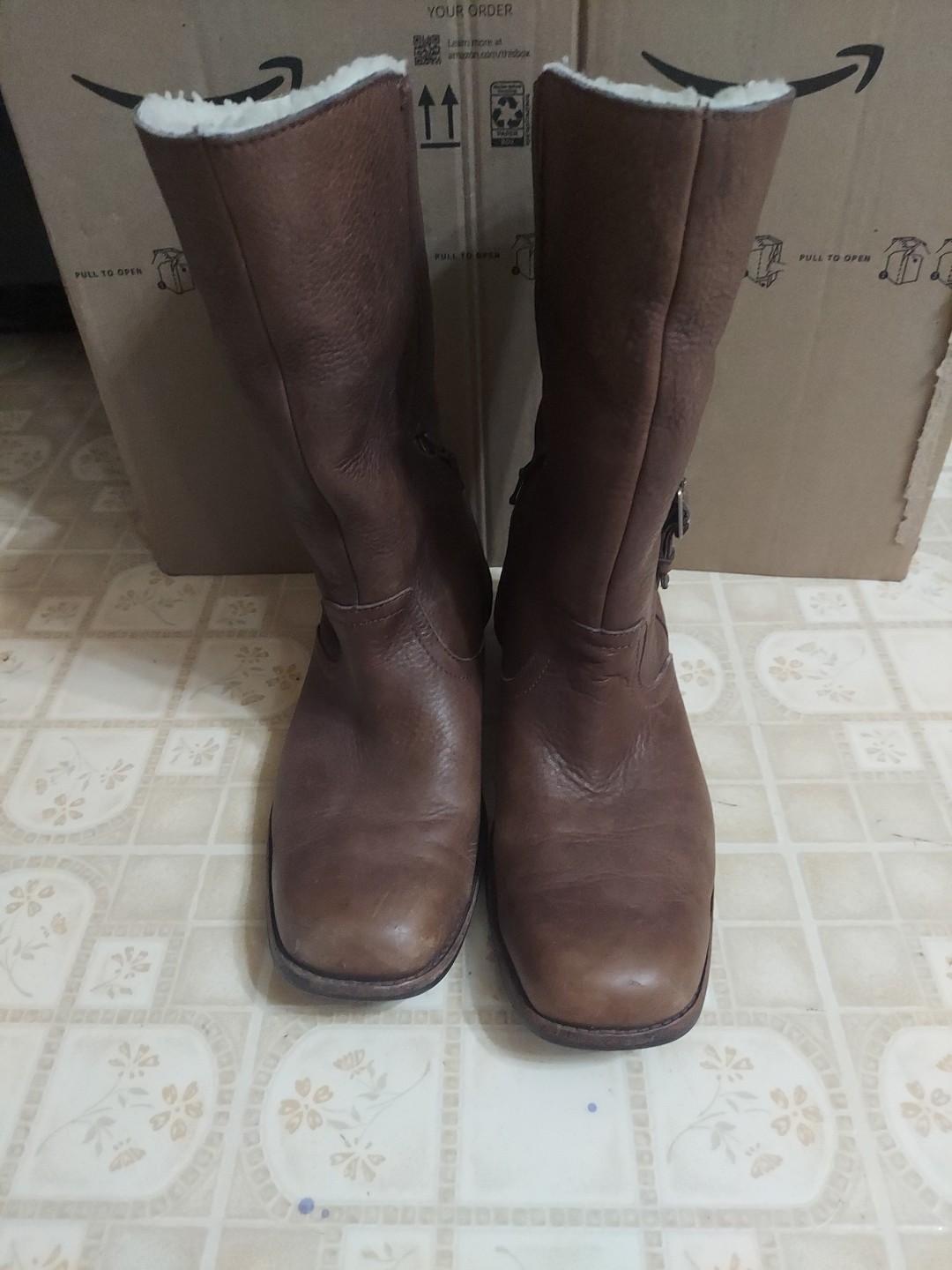 Ugg Bellvue Brown Leather Sherpa Lined Boots Women's Size 10