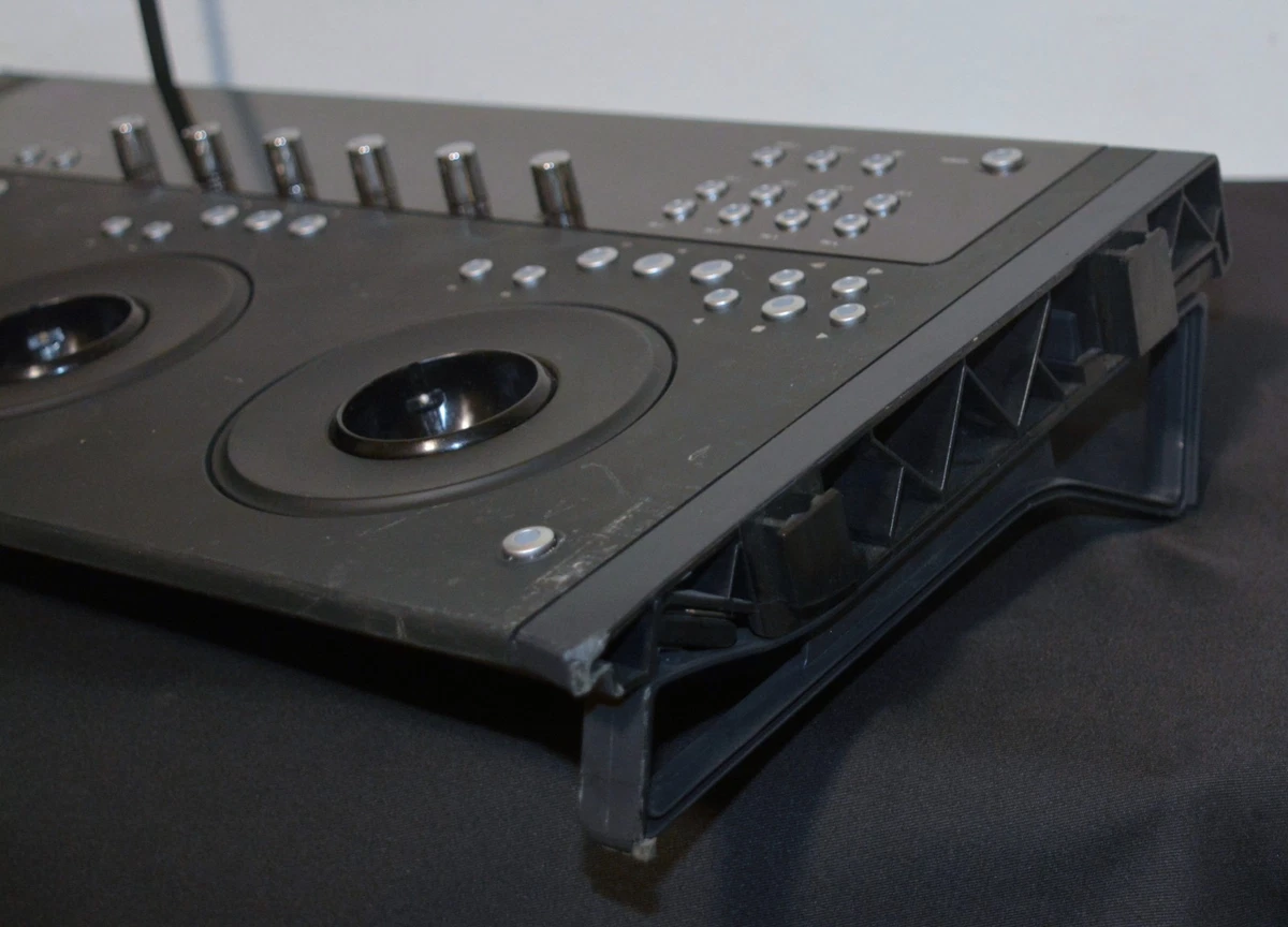 Preços baixos em Avid Artist Mix Interfaces Midi/Áudio | eBay