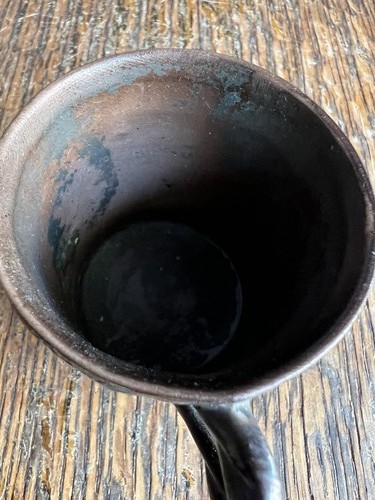 Antiguo vaso y platillo de gres esmaltado con sal con motivo de vid de uva c.1840 - Imagen 7 de 15