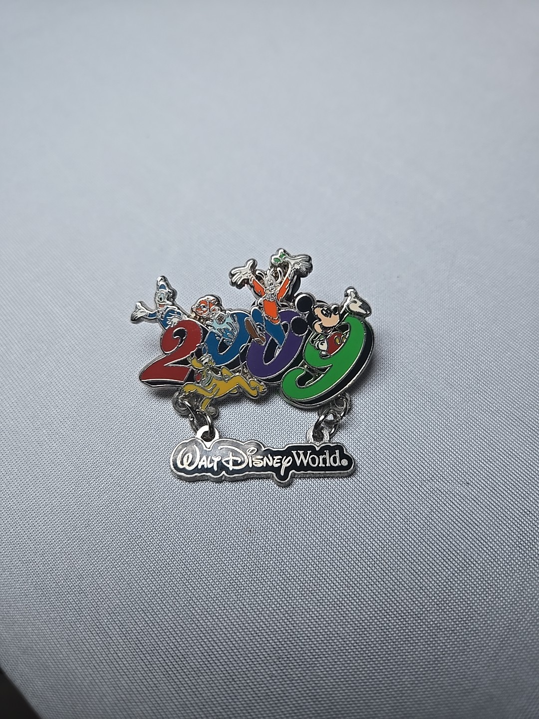WDW Disney Land Resort 2009 First Release Mickey Nemo Pin Collecting Pixar