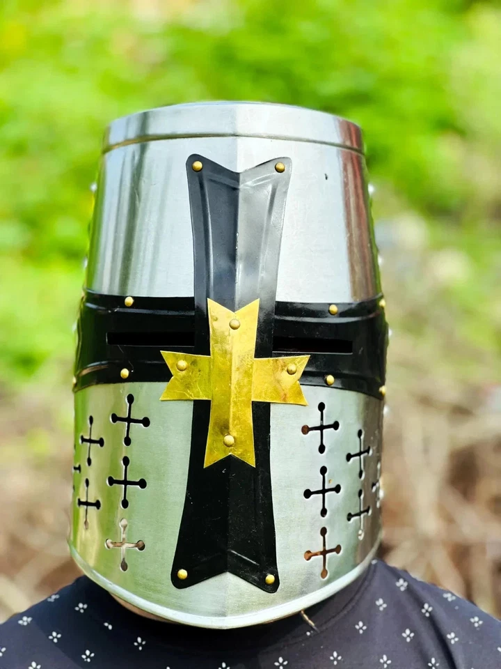 Шлем рыцаря-тамплиера на Хэллоуин — черный крест, доспехи крестоносца LARP и косплея - Изображение 2 из 4