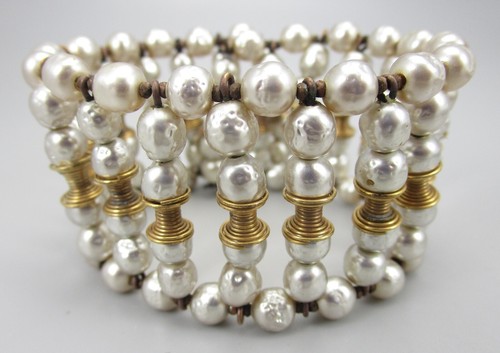 BEAUTIFUL "CLASSIC" MIRIAM HASKELL BAROQUE PEARL BRASS WRAP BRACELET - Picture 3 of 8