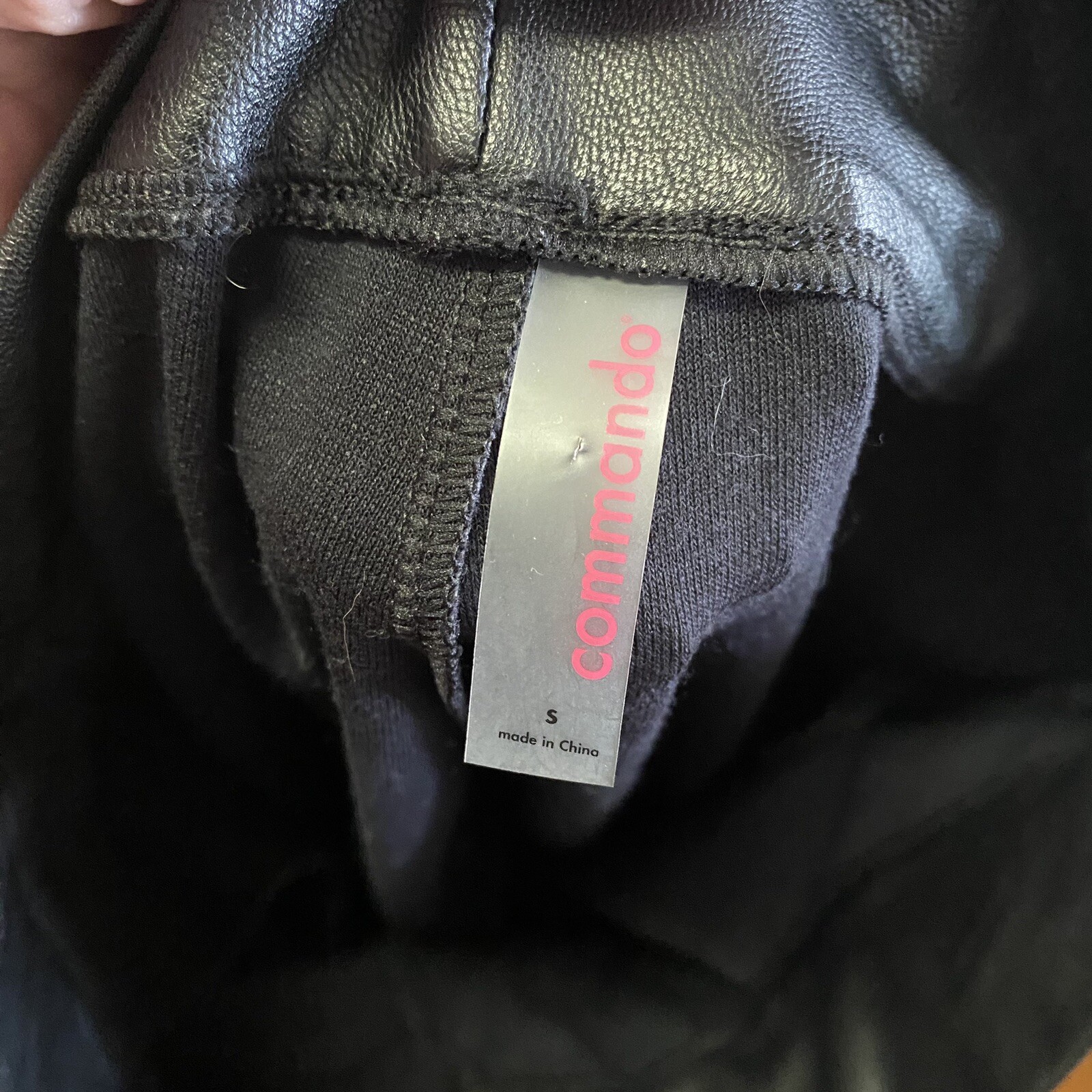 Commando Revolve Blk Vegan Leather Minimalist Pre… - image 7