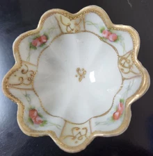 Antique Nippon Handpainted Porcelain Salt Cellar Nut Dish Footed  1891-1921 Gold