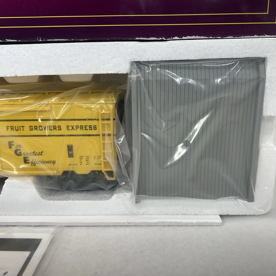 MTH Premier 20-94230 Pennsylvania Fruit Operating Reefer Car O New Smoke #92868 - Image 4 of 4