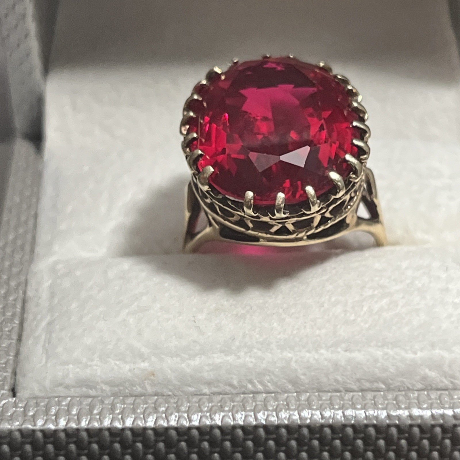 10k Gold Red Ruby Ring - image 1