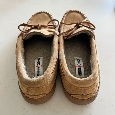Minnetonka Casey Mens Suede Moccasin Slippers Tan Faux Fur Lined 41321 Size 11 - Image 1 of 4