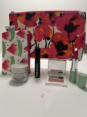 Clinique Vera 5 Piece Lipstick Matte Magenta Eyeshadows Blush Smart Night Moist