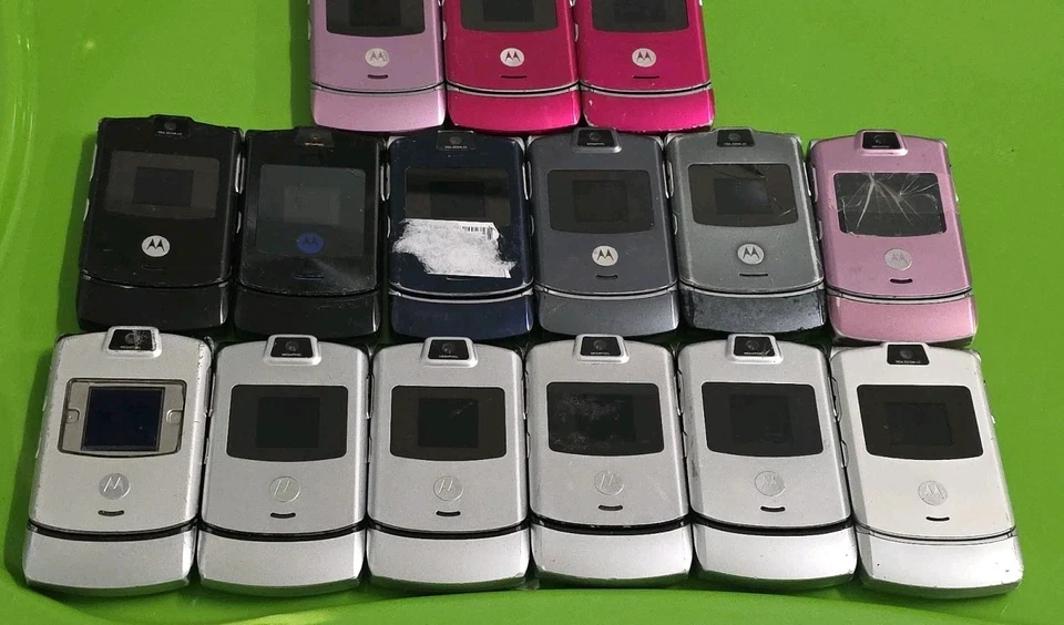 Lote de 15 teléfonos Motorola Razor: V3M, Cingular, T-Mobile, GSM, Sprint, AT&T, 2G, 3G Foto 2 de 4