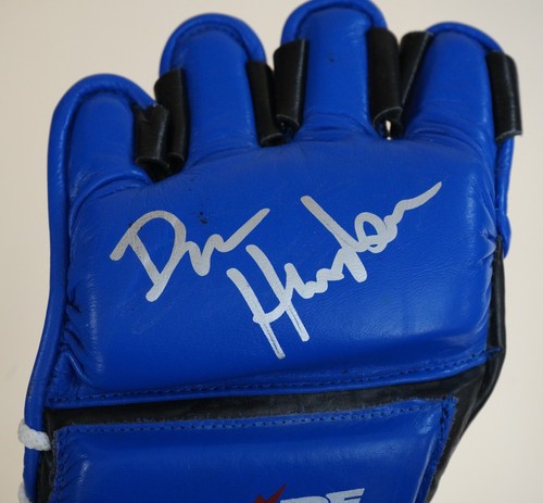 Dan Henderson Signed Official Pride FC Ouano Red Bolt Glove BAS COA UFC HOF Auto - Picture 11 of 24