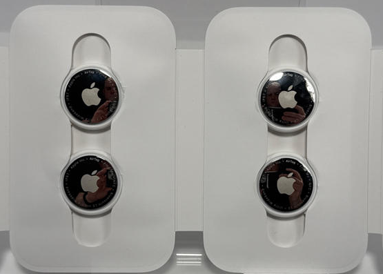 Apple AirTag 4個入りと1パックセット　計5個 Apple AirTag 1st Generation 4 Pack Bluetooth Item Tracker Locator
