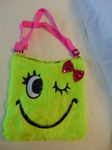 Girls Faux Fur shoulder Bag CHOICE of Face Rainbow Eyes Meow Zip Close T19scj - Picture 2 of 16