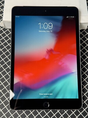 Apple iPad Mini 3 - 16 GB - 7.9 in - Space Gray (WiFi + Unlocked) Tested & Works