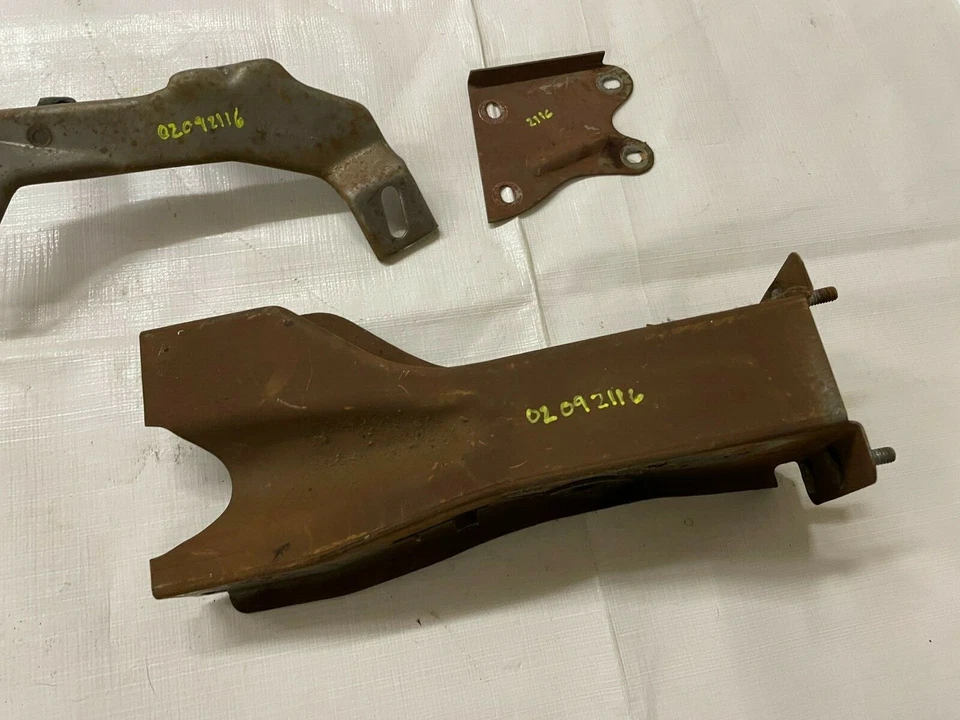 Soporte de pedal de freno automático Mopar Plymouth Duster 1970-1972 debajo del tablero soportes metálicos Foto 4 de 4