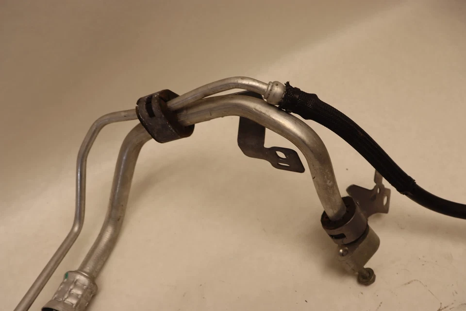 Ford Flex 2013-2019 3,5 L turbo aire acondicionado manguera de succión OEM Foto 3 de 4