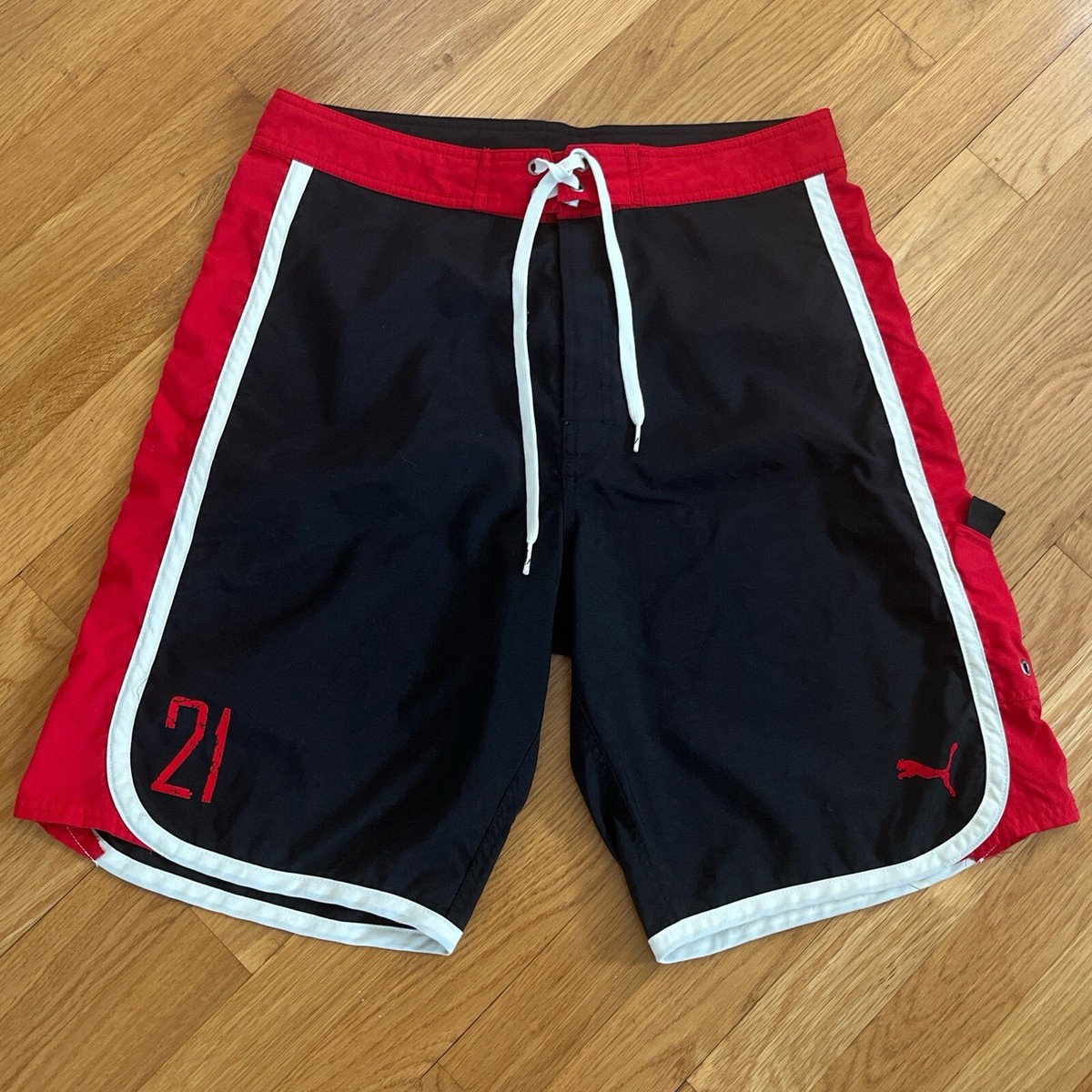 Men’s Puma Black Red Board Shorts Swim Shorts Size 32