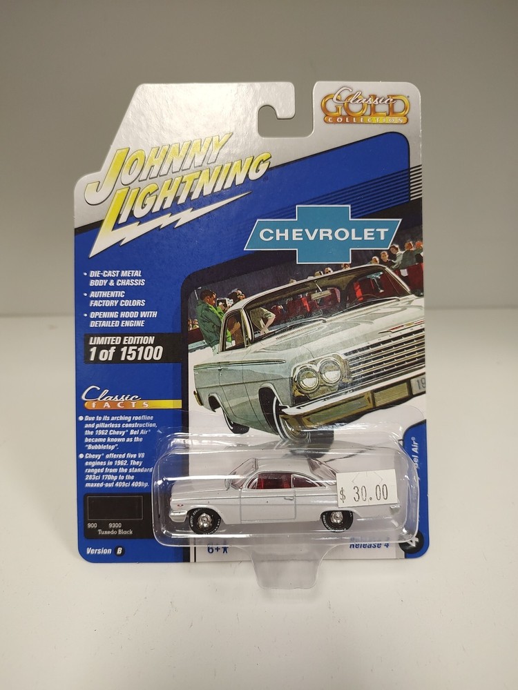 Johnny Lightning Classic Gold 1962 CHEVY BEL AIR Toy Car Tuxedo Black Version B