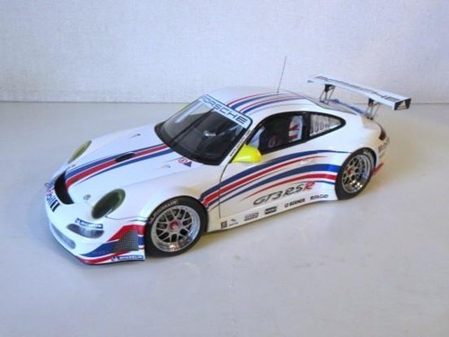 AUTOart 1/18 Porsche 911 997 GT3 RSR 223383 - Picture 2 of 15