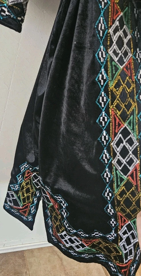 VTG Turkish Black Velvet Metallic Diamond Embroidered Mens XL Lined Long Robe - Image 3 of 4
