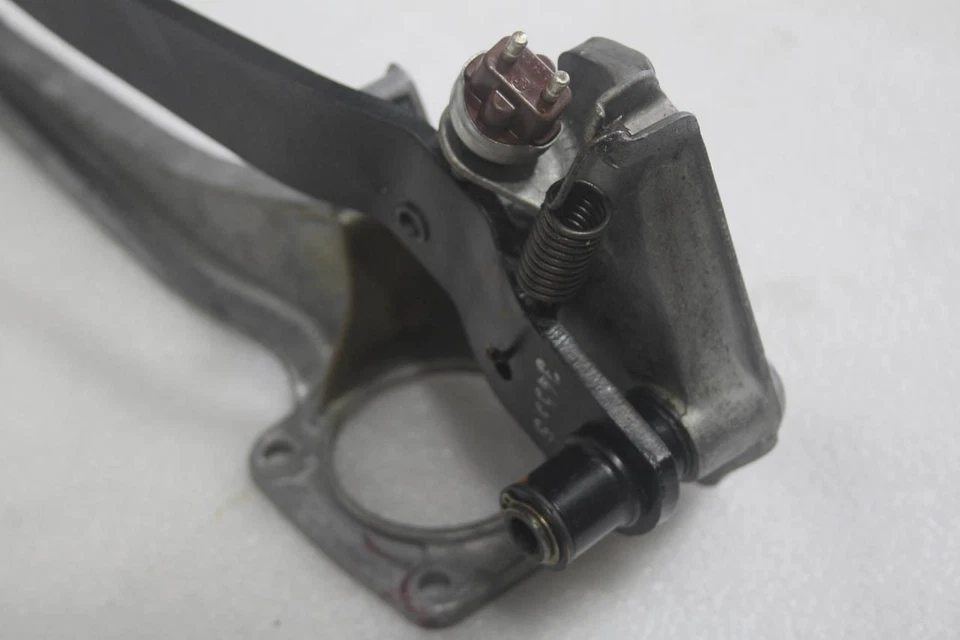 Pedal de freno Mercedes 300SD W126 1981 1982 1983 1984 1985 Foto 4 de 4