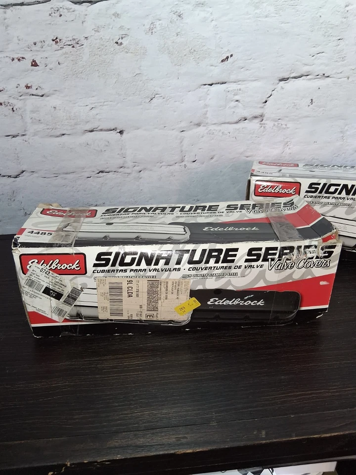 Cubiertas de válvula Edelbrock 4485 Signature Series Oldsmobile 350-455 V8 cromadas nuevas Foto 2 de 4
