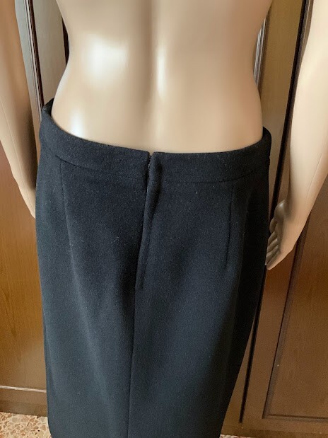 Caterina Masoni Women's warm winter wool skirt, black color, size 48 Skirt Women image 4
